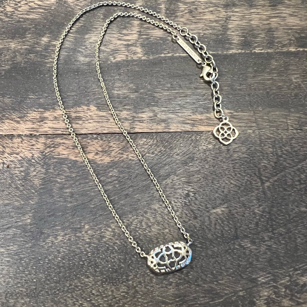 π HP π Kendra Scott Silver Pendant Drusy Necklace - Picture 5 of 9